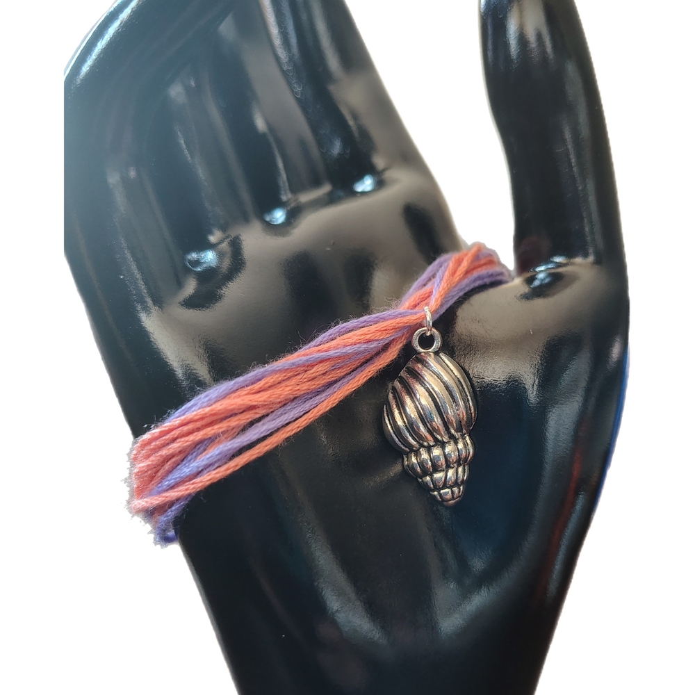 Silver Shell Pendant Bracelet